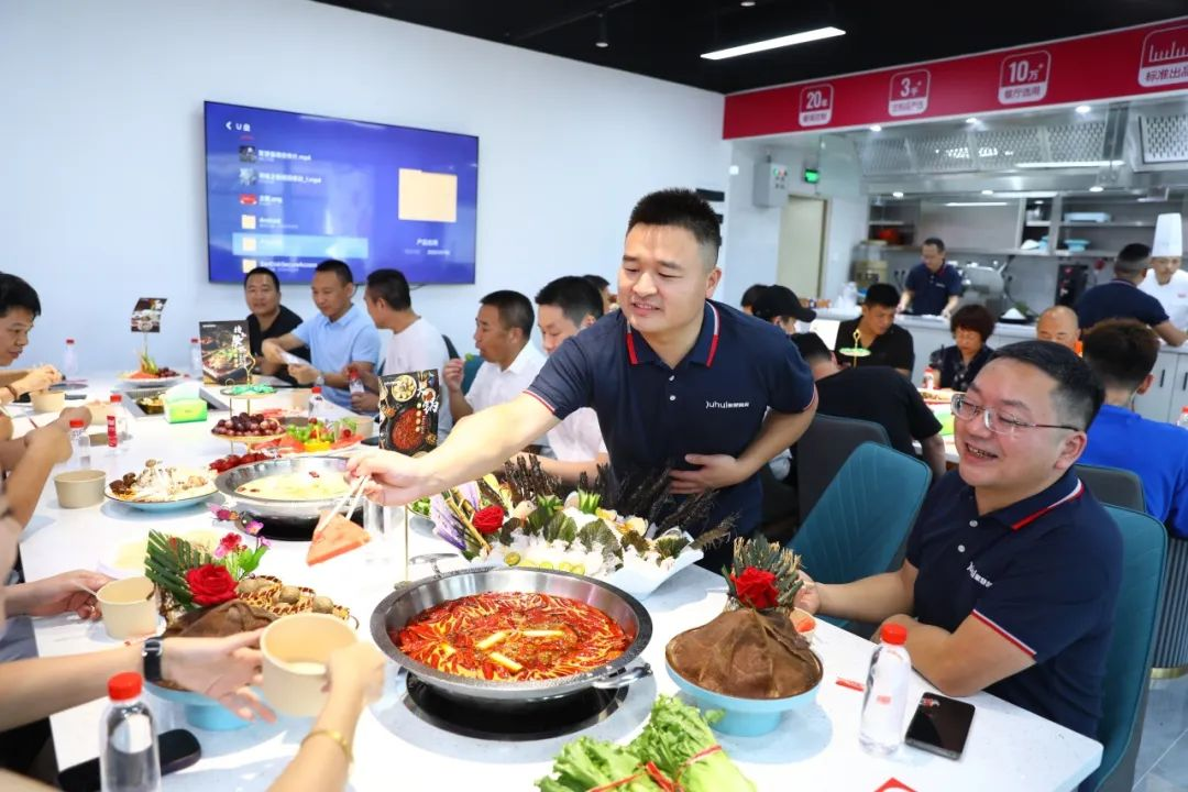 揭新特区，鹏城万里